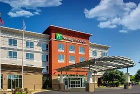 Photograph of Holiday Inn Express, Georgetown