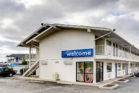 Photograph of Motel 6, Elizabethtown
