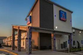 Photograph of Studio 6, Lake Charles