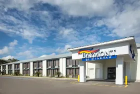 Photograph of Baymont Inn & Suites, Hammond