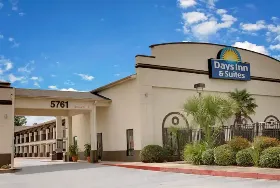 Photograph of Days Inn, Opelousas