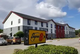 Photograph of Super 8, Lafayette
