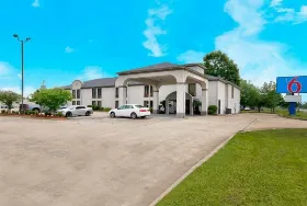 Photograph of Motel 6, Abbeville
