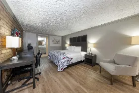 Photograph of Red Roof Inn, Monroe