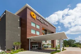 Photograph of La Quinta Inn & Suites, Lafayette