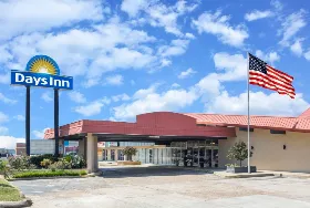 Photograph of Days Inn, Leesville