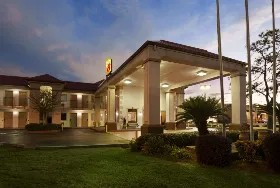 Photograph of Super 8, Baton Rouge