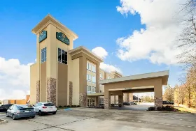 Photograph of La Quinta Inn & Suites, West Monroe