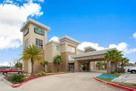 Photograph of La Quinta Inn & Suites, Westlake