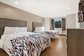 Photograph of Red Roof Inn, Sulphur