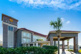 Photograph of La Quinta Inn & Suites, Boutte