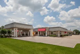 Photograph of Ramada by Wyndham, New Iberia