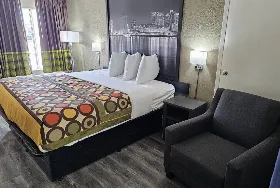 Photograph of Super 8, Metairie