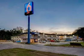 Photograph of Motel 6, Port Allen