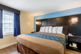 Photograph of Econo Lodge, West Yarmouth