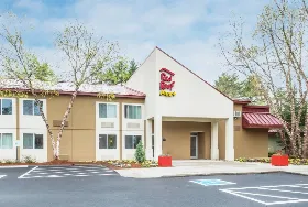 Photograph of Red Roof PLUS+, South Deerfield