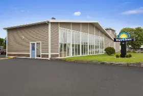 Photograph of Days Inn, West Yarmouth
