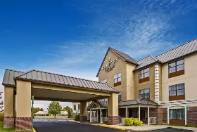 Photograph of Country Inn & Suites, Salisbury