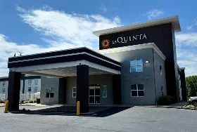 Photograph of La Quinta Inn & Suites, California