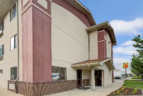 Photograph of Super 8, College Park