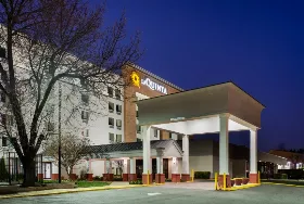 Photograph of La Quinta Inn & Suites, Capitol Heights