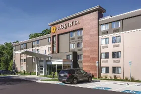 Photograph of La Quinta Inn & Suites, Jessup