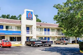 Photograph of Motel 6, Laurel