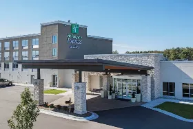 Photograph of Holiday Inn Express, Ludington