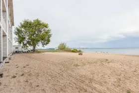 Photograph of Ramada Limited, Mackinaw City