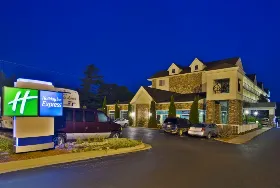 Photograph of Holiday Inn Express, Mackinaw City