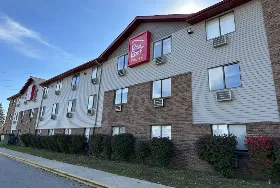 Photograph of Red Roof PLUS+, Belleville