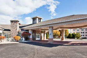 Photograph of Holiday Inn Express, Saint Ignace