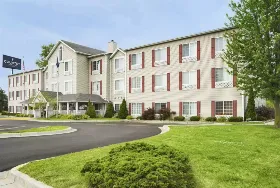 Photograph of Country Inn & Suites, Grand Rapids