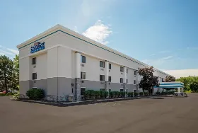 Photograph of Baymont by Wyndham, Romulus