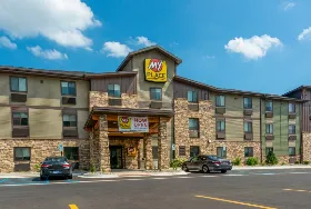 Photograph of My Place Hotel, Wixom