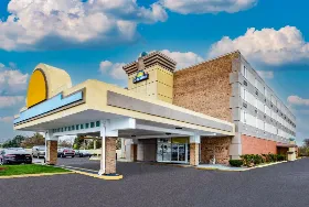 Photograph of Days Inn, Livonia