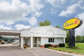 Photograph of Super 8, Stevensville