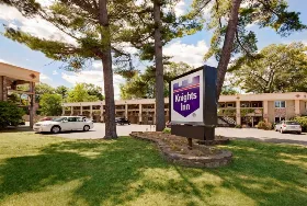 Photograph of Knights Inn Traverse City, Traverse City