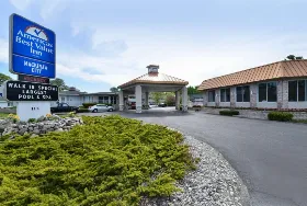 Photograph of Americas Best Value Inn, Mackinaw City