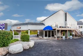 Photograph of Knights Inn, Mackinaw City