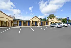 Photograph of Americas Best Value Inn, Warren