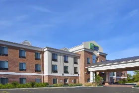 Photograph of Holiday Inn Express, Niles