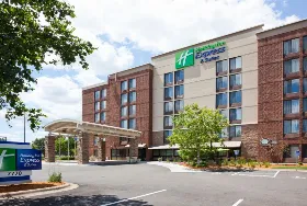 Photograph of Holiday Inn Express, Bloomington