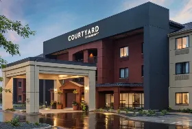 Photograph of Courtyard, Roseville