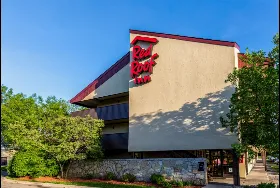 Photograph of Red Roof Inn, Plymouth