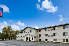 Photograph of Motel 6, Albert Lea