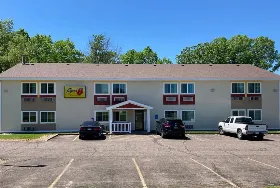 Photograph of Super 8, Chisago City