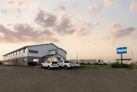 Photograph of Travelodge, Redwood Falls