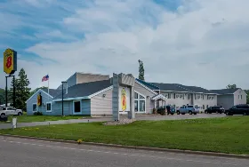 Photograph of Super 8, Glenwood