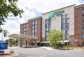 Photograph of Holiday Inn Express, Bloomington